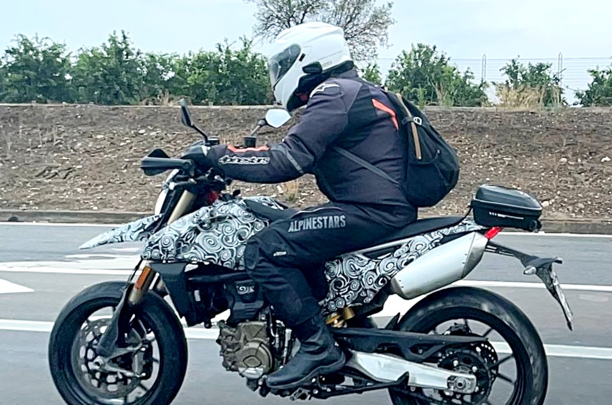 Single-cylinder Ducati Hypermotard spotted testing - Image 1